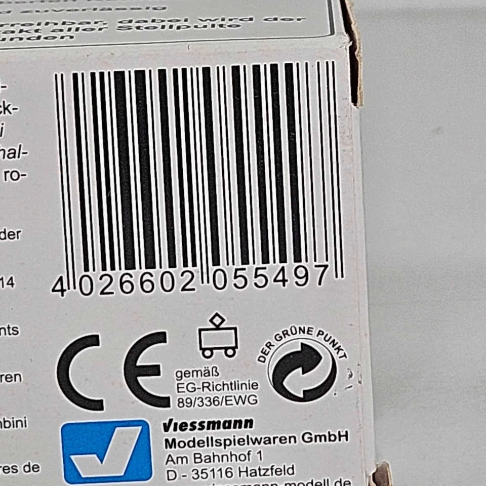 Viessmann 5549 Universal Push-Button Control Panel 8 Built In Red And Green LEDs - Image 3 of 4