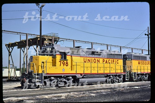 F Original Slide - Union Pacific UP 798 EMD GP-35 at Stockton CA 1987