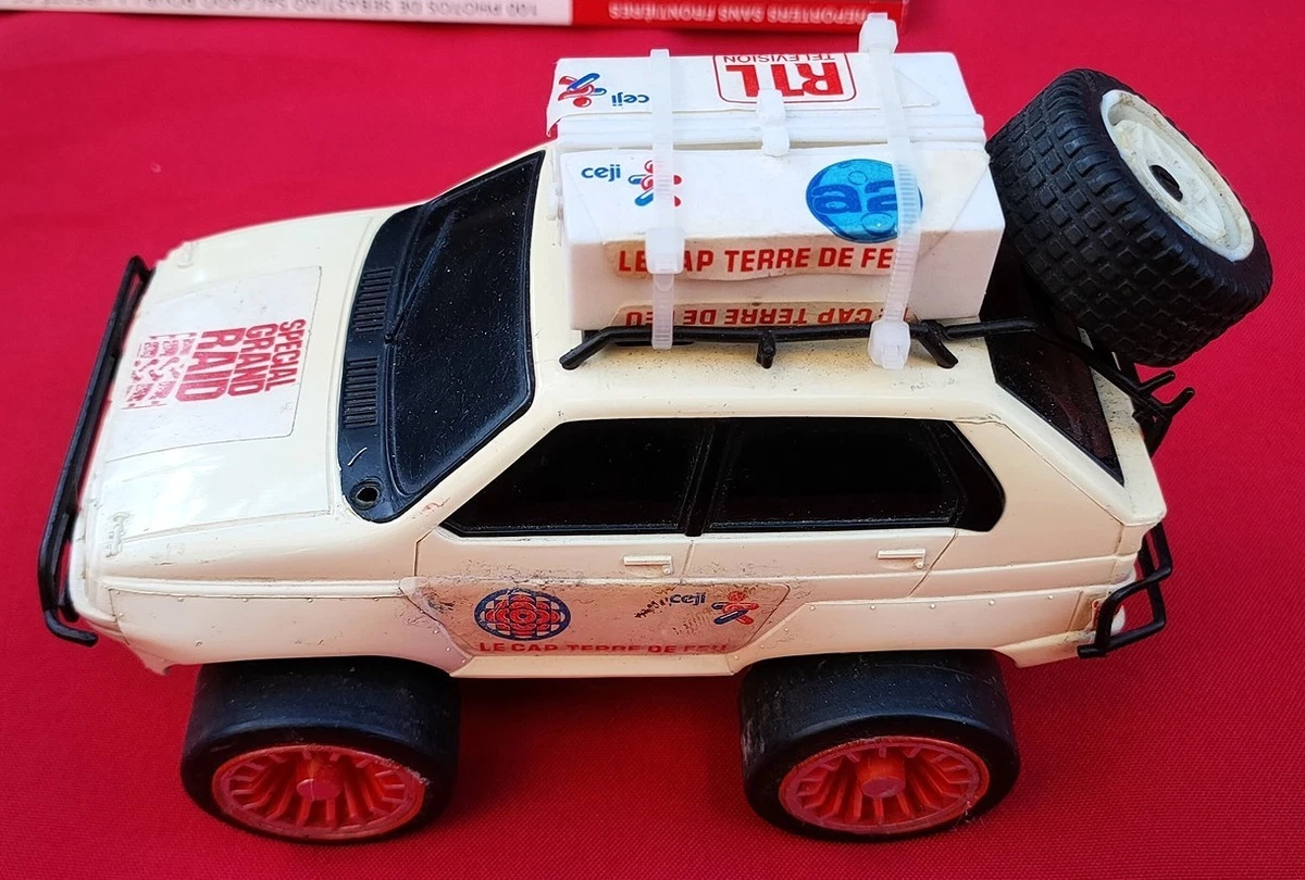 Actualité | Une voiture miniature des années 60 cédée pour 11 000 euros