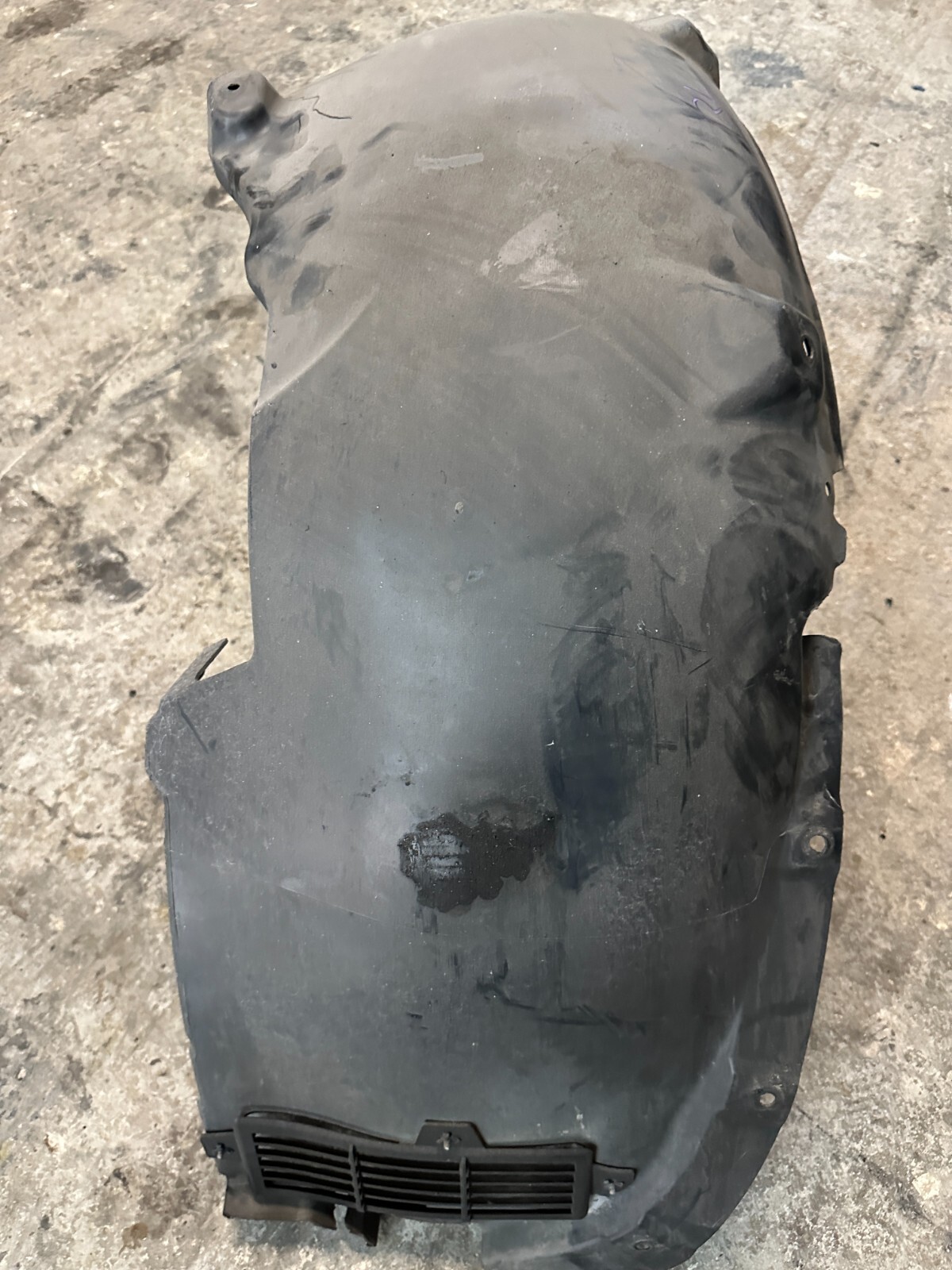 Audi R8 2014 REAR+RIGHT Fender liner P/N 420810172