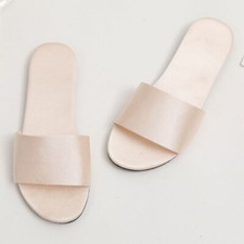 womens slippers Multiple Sizes