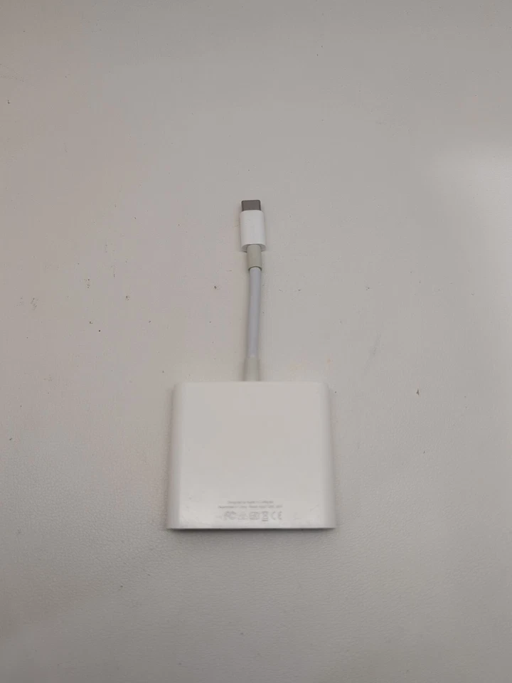 Apple USB C Digital AV Multiport Adapter for MacBook, iPad, iPhone 15 (A1621) - Image 2 of 3