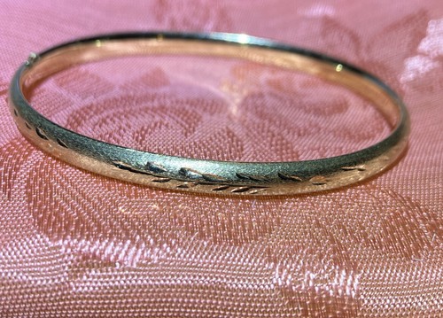 Classic Vintage 14k Yellow Gold Etched Bracelet - Picture 2 of 3
