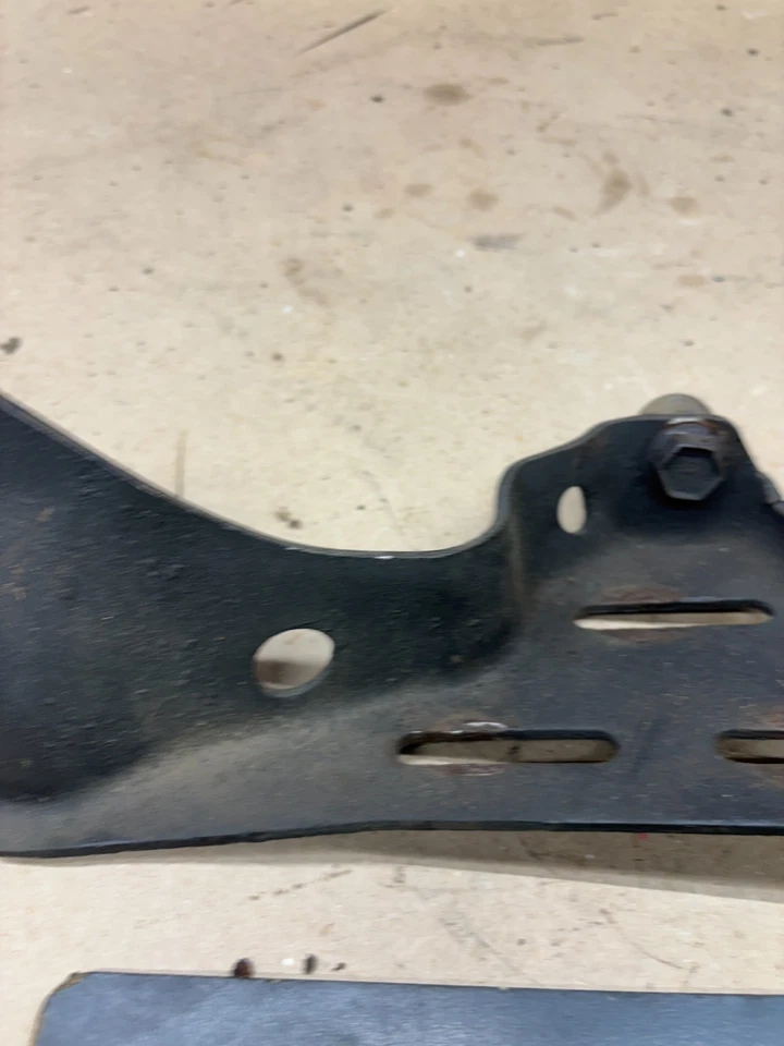 Ford Bronco F150 F250 F350 1978 1979 351M 400 soporte de montaje de bomba de dirección asistida Foto 3 de 4