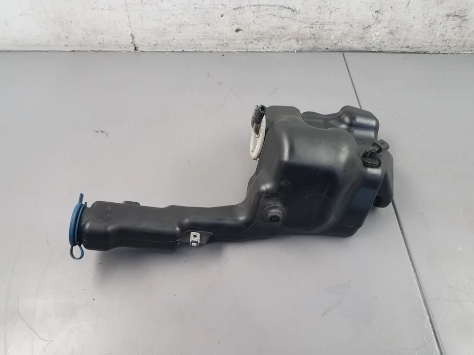 2011 Mercedes Benz AMG E 63 Windshield Washer Reservoir #8509 H5 - Image 2 of 4