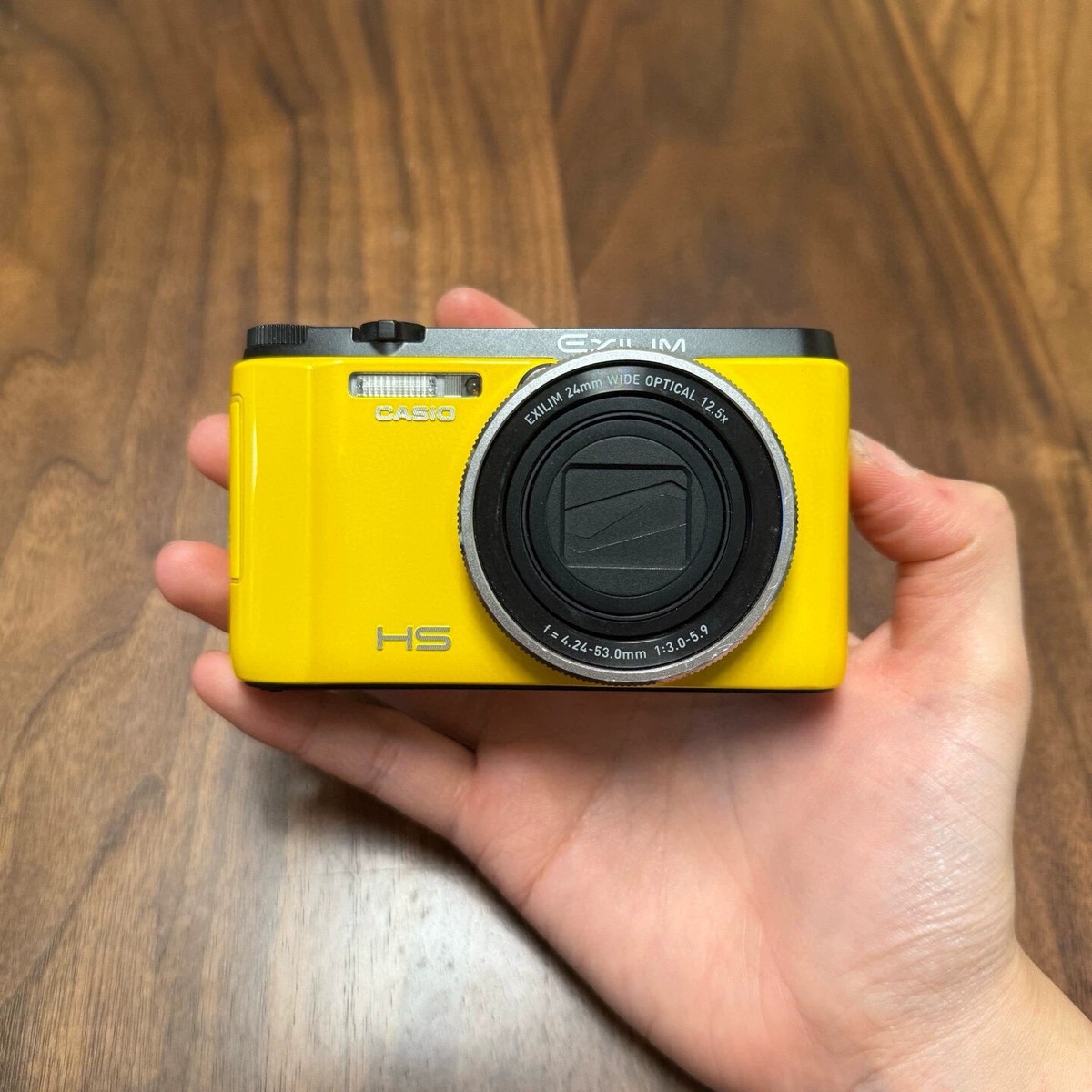 Casio ZR 1500 Digital Camera 16.1MP 12.5x Zoom Flip Screen English