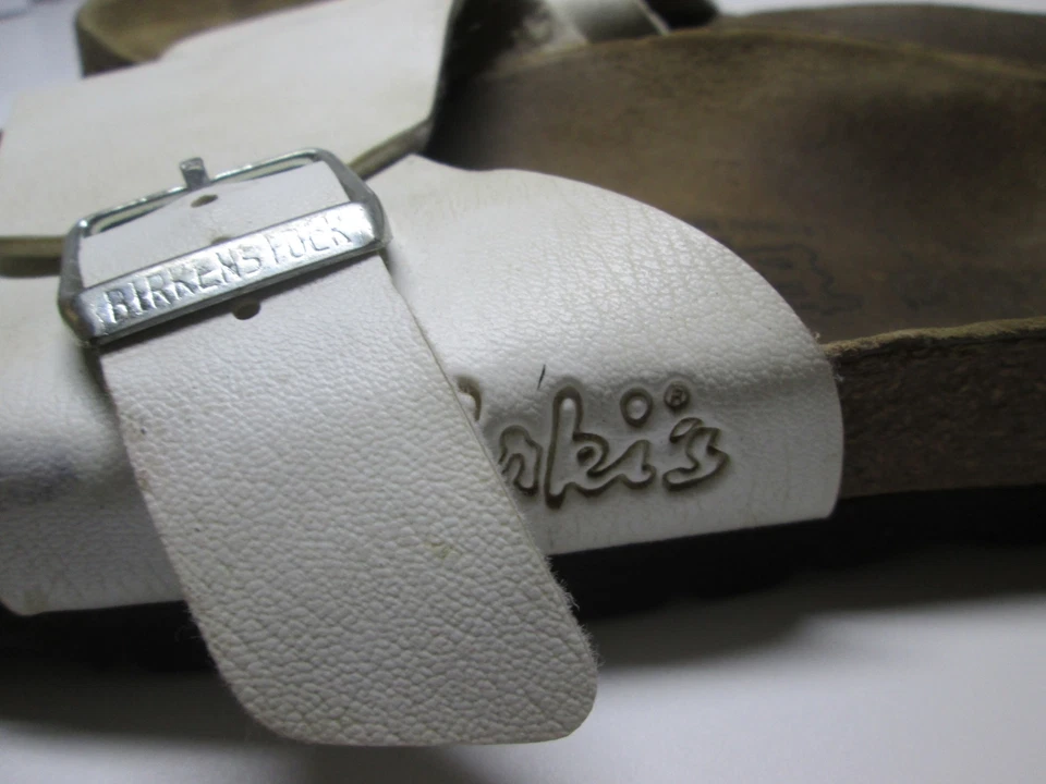 Zapatillas planas Birkenstock para mujer talla 8 blancas ajustables con estampado de logotipo cómodas Foto 4 de 4