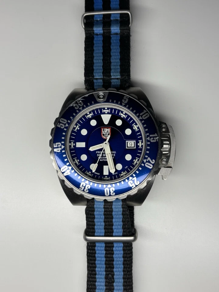 Reloj de buceo Luminox Deep Dive automático serie 1500 1513 500M hecho en Suiza Foto 3 de 4