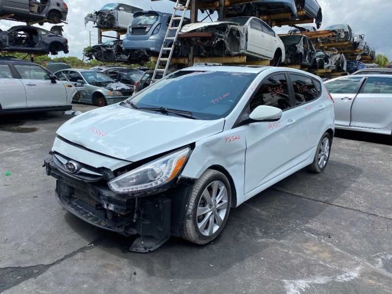 Actuador de bloqueo de puerta pasajero delantero derecho Hyundai Accent 2014 Foto 3 de 4