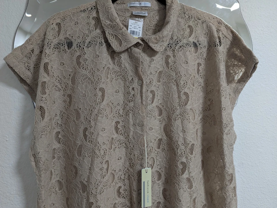 Blusa Van Heusen Top XXL Renda Floral Bronzeada Manga Curta com Botões 2X - Imagem 3 de 4