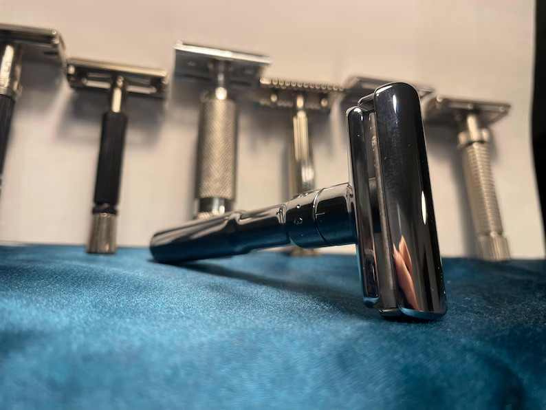 MERKUR FUTUR 701 Adjustable Double Edge Safety Razor