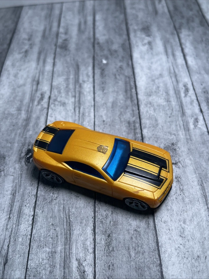🔥 RARO MUY BUEN ESTADO 2009 Bumblebee Chevy Camaro Transformers Hasbro 1/64 (BONITO) Foto 3 de 4