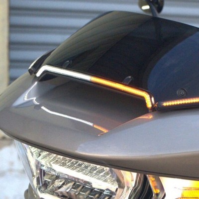Custom Dynamics, zentraler LED-Lufteinlass für Verkleidung, Farbe schwarz.