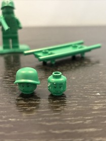 LEGO Toy Story: Army Men on Patrol (7595) Minifigure And Accessories Incomplete