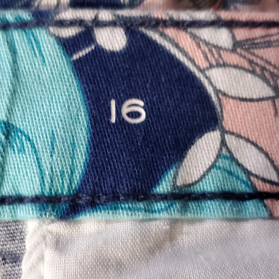 Женские шорты St. John's Bay 5 дюймов размер 16 эластичные темно-синий цветочный узор с карманами - Изображение 4 из 4