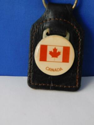 CANADA FLAG  VINTAGE KEY CHAIN FOB LEATHER SOUVENIR MAPLE LEAF