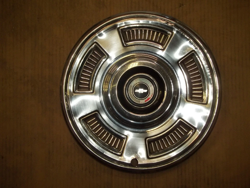 Tapacubos Chevrolet Chevelle 1967 67 cubierta de rueda de llanta tapacubos 14" OEM USADO 3006 SET Foto 3 de 4