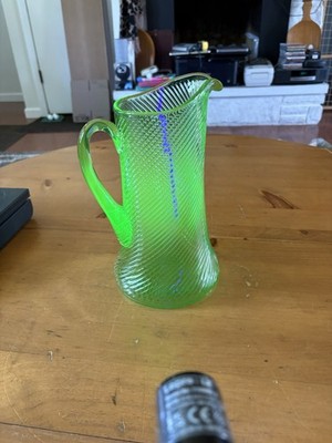 ANTIQUE VASELINE FEDERAL CO. GLASS CORDED OPTIC SWIRL LEMONADE PITCHER 10'' GLOWS