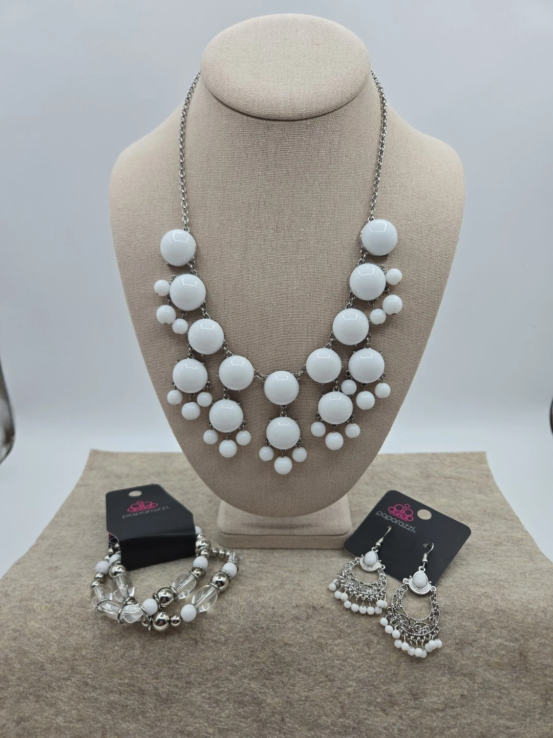 VETEMENTS Collana bigiotteria moda CLAIRE'S usata con bracciale paparazzi nuovo orecchini