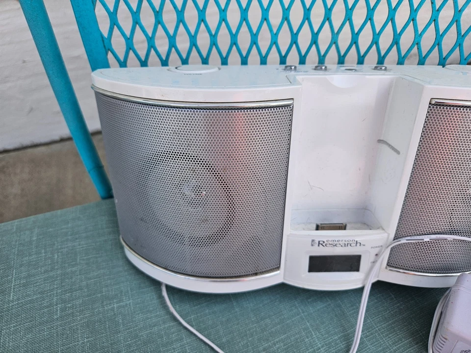 Портативная док-станция Emerson Research iTone стереосистема iPod iP100 - Изображение 2 из 4