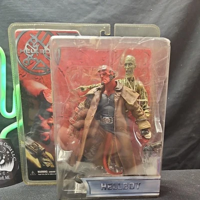 Preços baixos em Mezco Hellboy Figura de ação de Heróis de