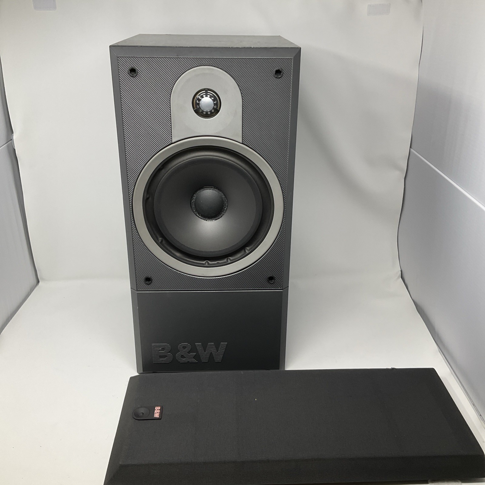 Bowers & Wilkins DM610 B&W Series600i, Single Bookshelf Speaker - Tested