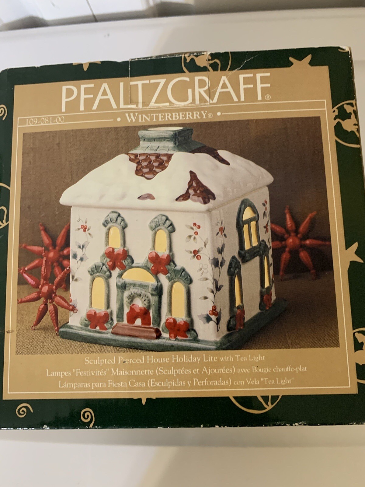 Pfaltzgraff Winterberry Sculpted Pierced Holiday Tea Light House
