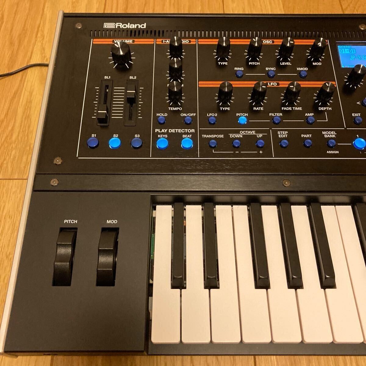 Roland Jupiter-Xm 37-Key Portable Keyboard Synthesizer | eBay