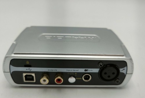 M-Audio Fast Track Guitar/ Mic Recording Interface - Picture 3 of 3
