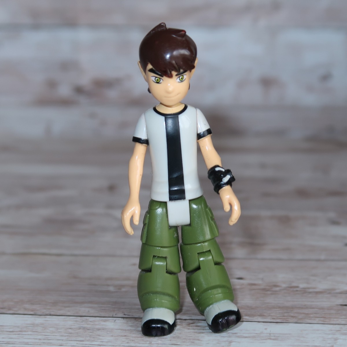 Ben 10 Ultimate Alien Omniverse Action Figures Gwen Vilgax