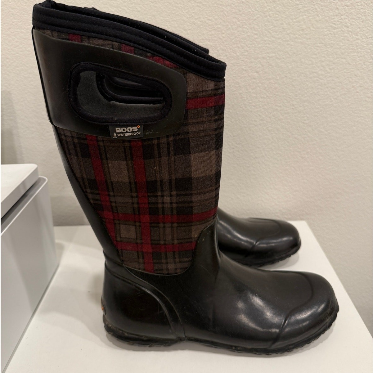 Bogs Rain Boots Women’s Size 9 Black Neo Tech Hampton Plaid Tall Pull On Rubber