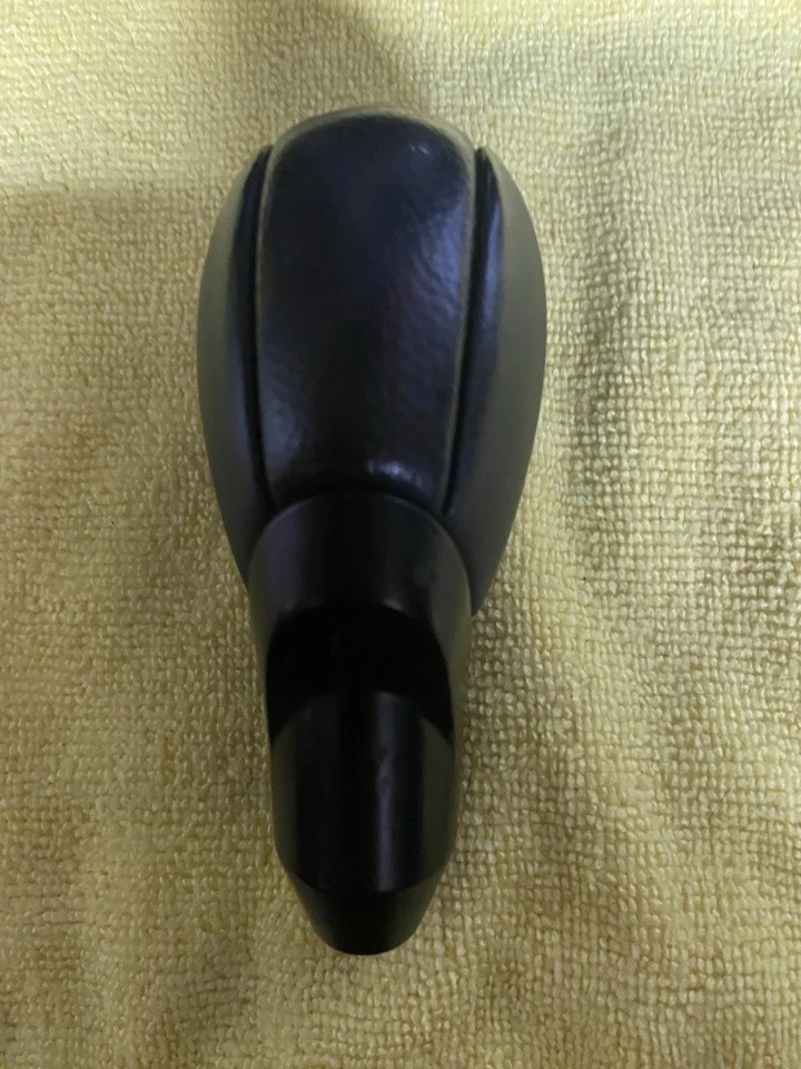 2018 nissan 370z manual shifter knob - Image 3 of 4