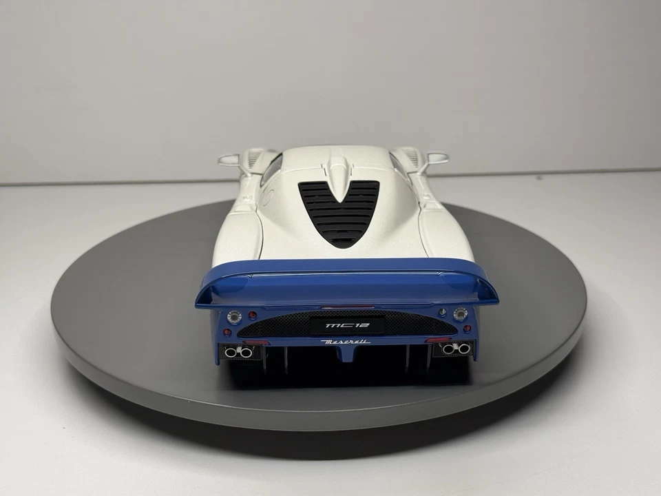 AUTOART 1/18 75801 MASERATI MC12 PEARL WHITE (GTSPIRIT MINICHAMPS OTTO BBR HH) - Immagine 4 di 4