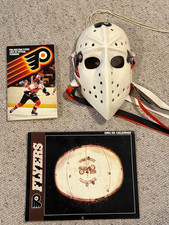1985 Philadelphia Flyers Pelle Lindbergh Mask lot