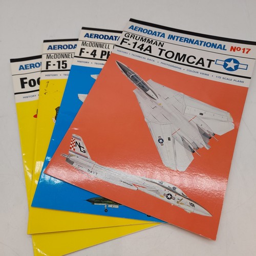 4 x VERSCHIEDENE FLUGDATEN INTERNATIONALE BÜCHER #1 #13 #14 #17 (#H1/07) - Bild 2 von 4