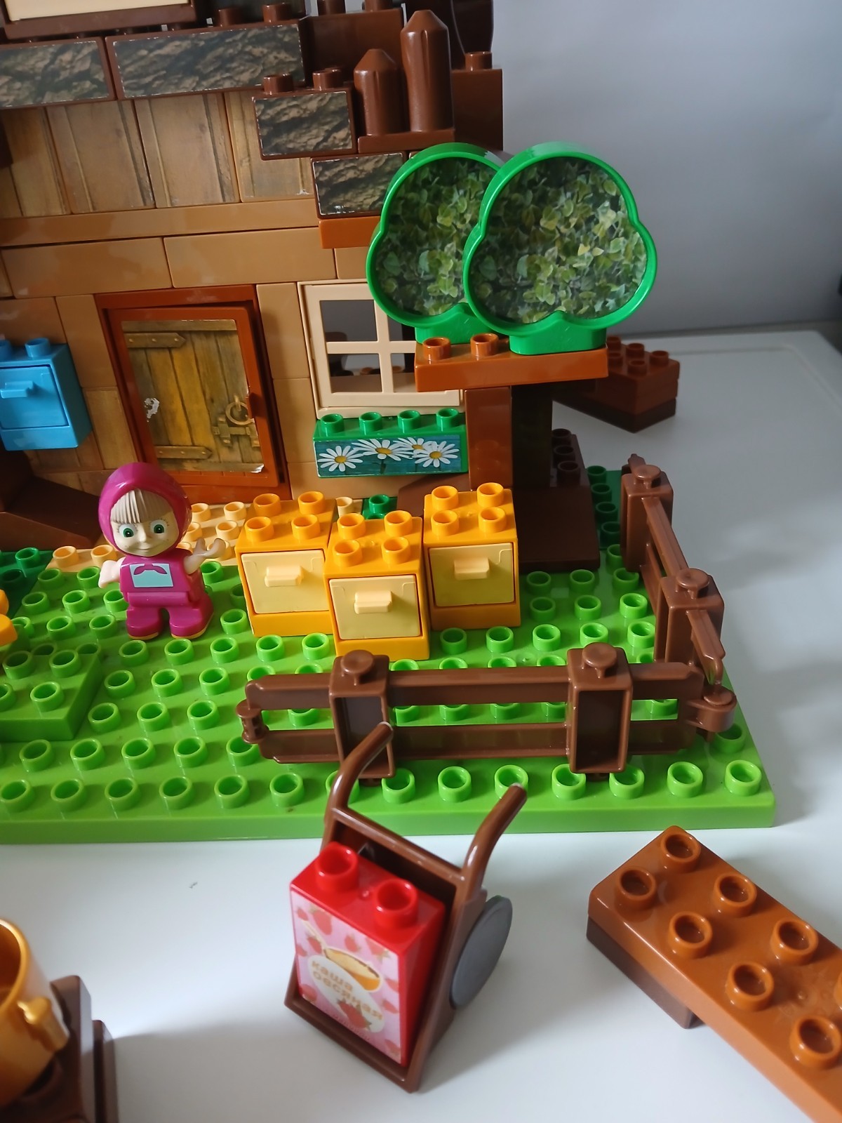 Set Masha e Orso Misha's House PlayBig Bloxx compatibili Lego Duplo foto 6