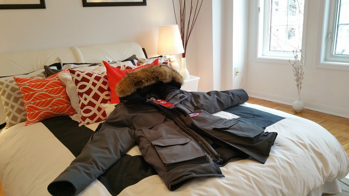 NEW RED LABEL EDITION CANADA GOOSE GRAPHITE EXPEDITION SMALL NEW RED LABEL EDITION CANADA GOOSE GRAPHITE EXPEDITION SMALL