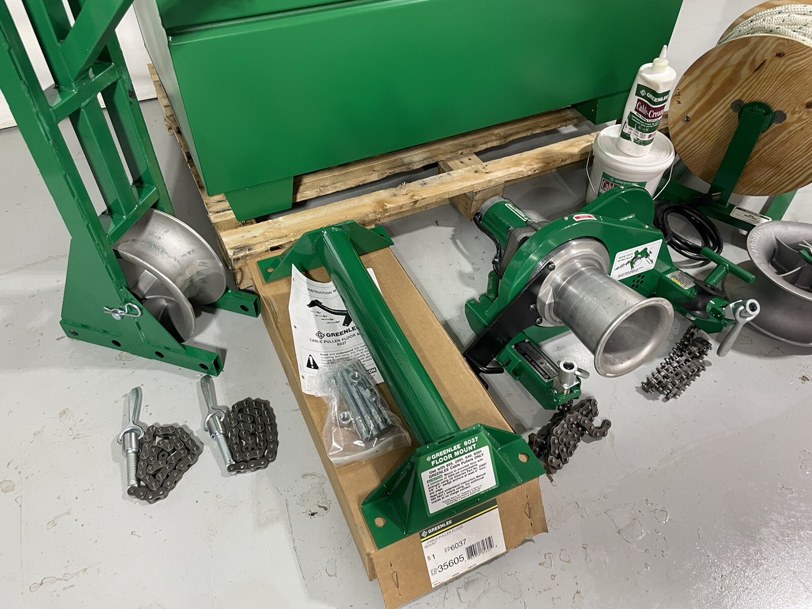 Greenlee 642 4000 Lb. Tugger Cable Puller Set Wire Pulling ** NEW OLD