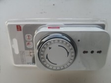 TIMER GIORNALIERO MECCANICO CON SPINA ITALIANA E PRESA BIPASSO 3500W