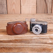 Kunik Petie Miniature Subminiture Camera 25m f9 Lens - Spares or Repair / Prop