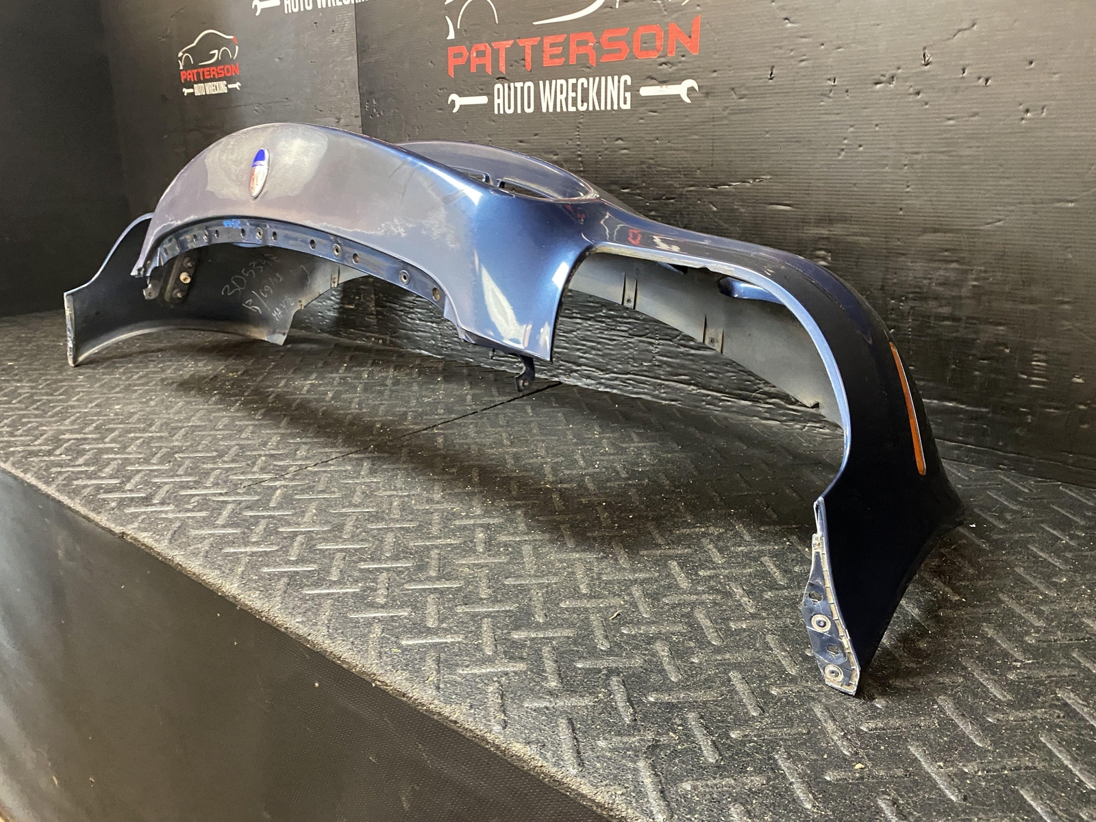 2006 MASERATI QUATTROPORT FRONT BUMPER COVER BLUE SEBRING METALLIC 203852