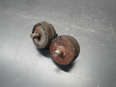 93 1993 POLARIS INDY XLT 580 SNOWMOBILE ENGINE MOTOR MOUNT MOUNTS ROLLER