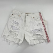 Free People We The Free women s white distressed Denim shorts Size 25 NEW