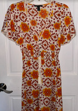 FOREVER 21-DAISY DRESS -FLOWERS - SM- NEW W/O TAGS- ORANGE / YELLOW - NEVER WORN