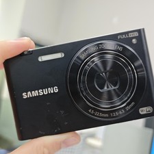 Samsung MV900f Digital Camera Black 16MP 5x Optical Zoom 3.3" Flip Screen Wi-Fi