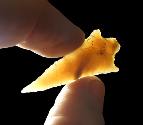 RABBIT ISLAND OREGON TRANSLUCENT INDIAN ARROWHEAD ARTIFACT COLLECTIBLE RELIC - Picture 2 of 6