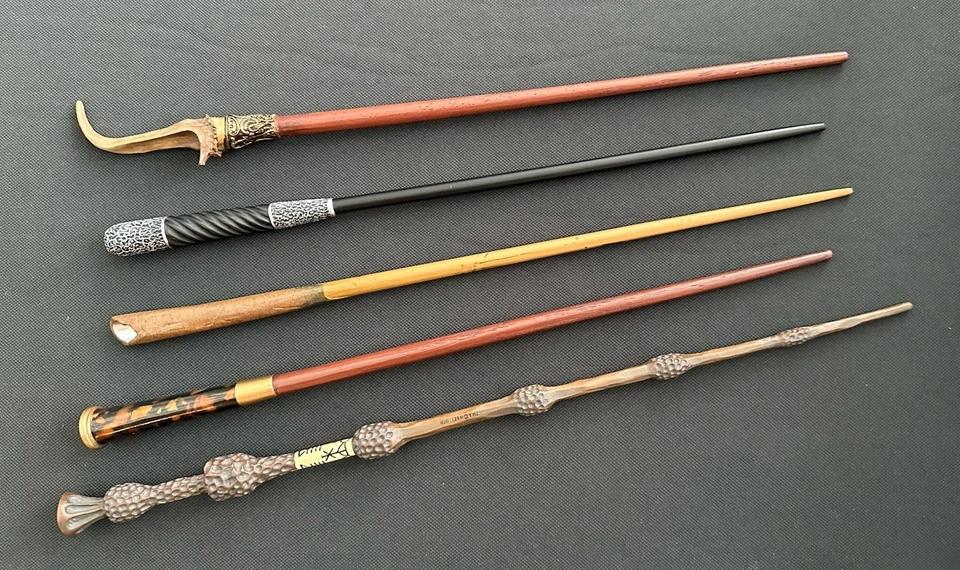 The Noble Collection Crimes of Grindelwald Harry Potter Wand Set 16.5" Tall - Image 4 of 4