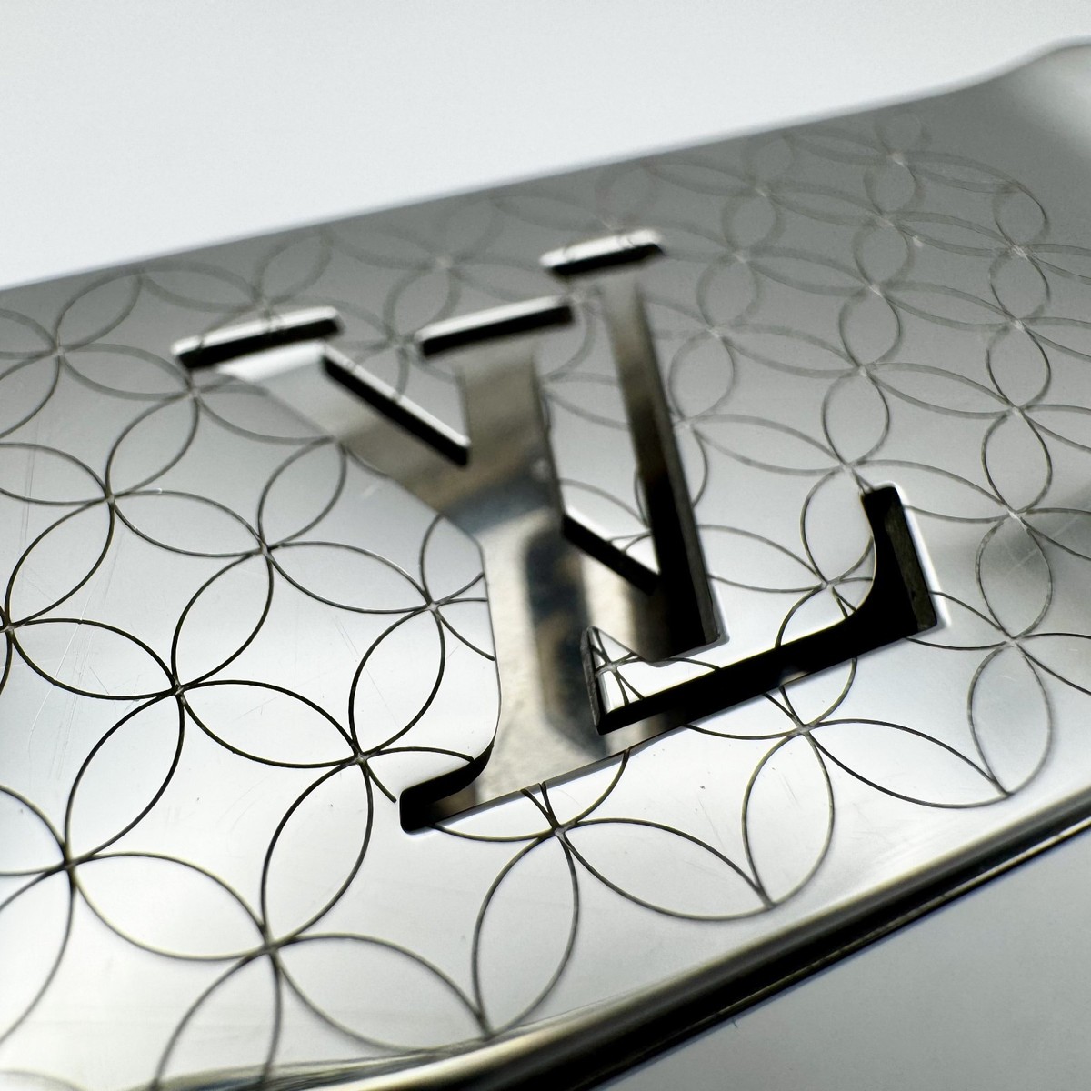 LOUIS VUITTON M65041 Money Clip Silver Polished Metal LV Logo