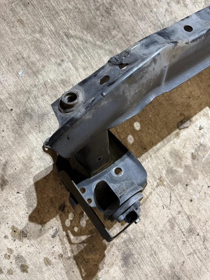 Barra de impacto de refuerzo para parachoques delantero Volkswagen Touareg 2004-2010 7L0807109E Foto 3 de 4