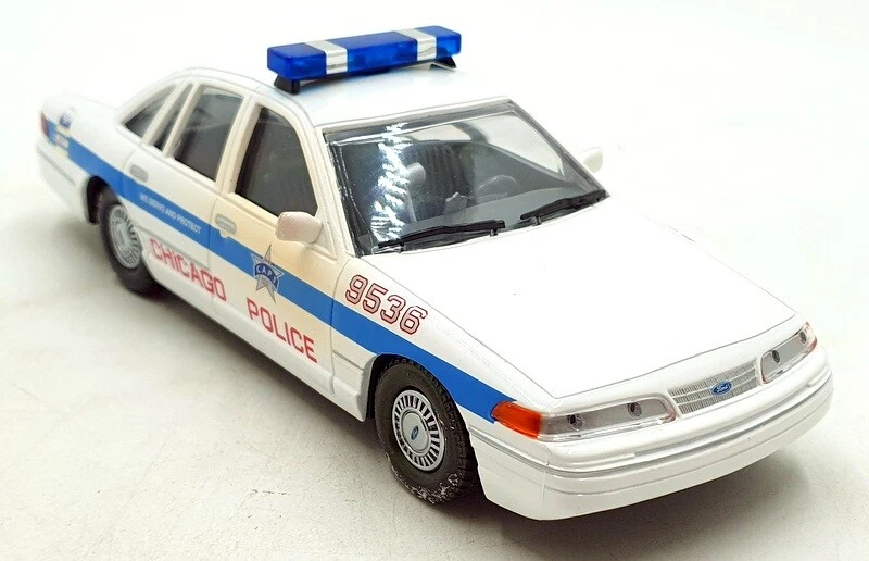 Code 3 Collectibles 1/24 scale Diecast 2724L Ford Crown Victoria Chicago Police - Image 2 of 4